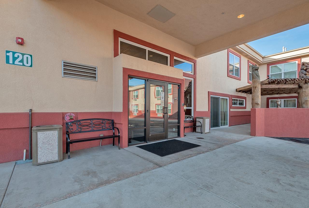 Days Inn By Wyndham Manitou Springs Exterior foto